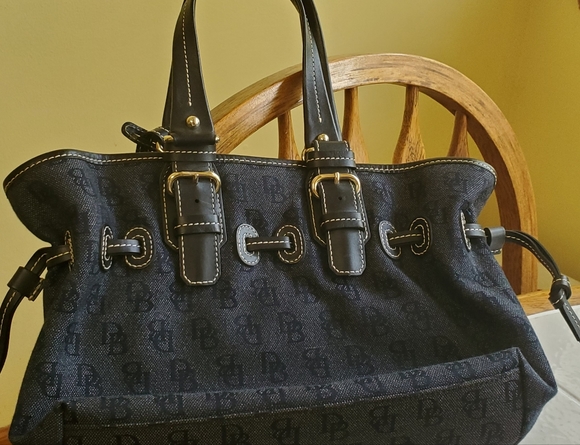 Dooney & Bourke purse - Picture 2 of 4